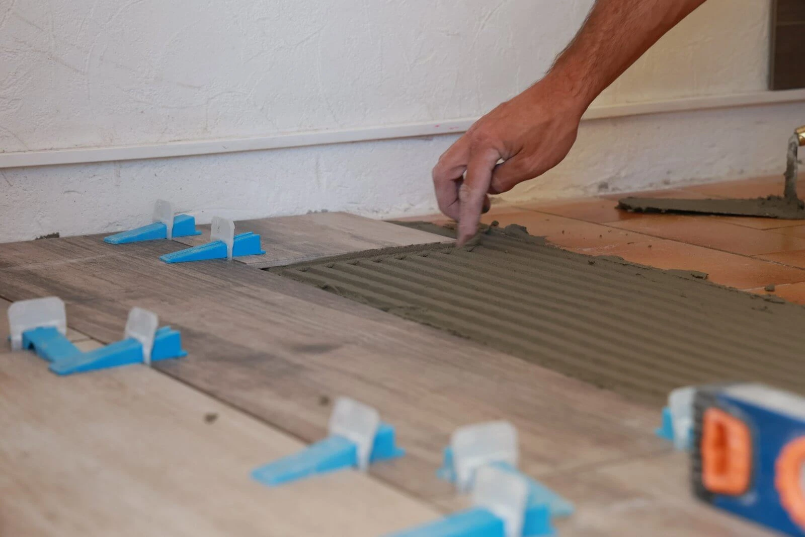 pose-carrelage-sol-renovation-valdoise Pose de carrelage dans le cadre d’une rénovation de sol