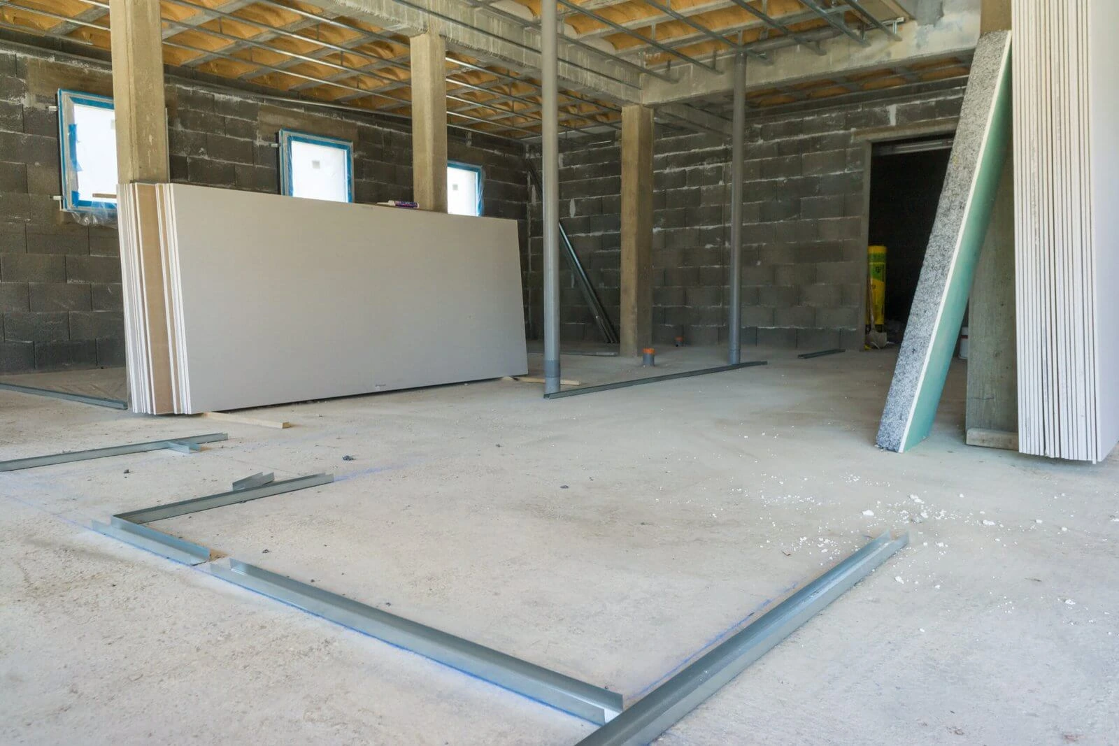 pose-placo-cloison-renovation-bureau Pose de cloisons en placo pour réaménagement intérieur